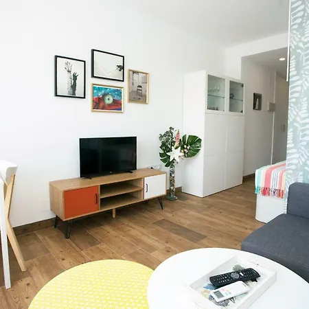 Lovely, Quiet & Center Sea Views Appartement