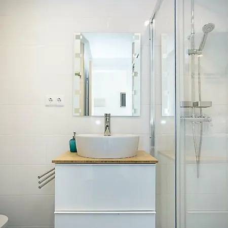 Appartement Lovely, Quiet & Center Sea Views